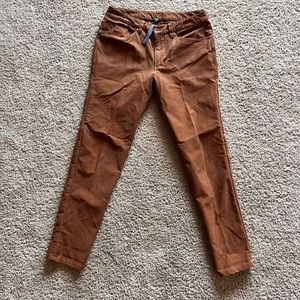 Men’s Lululemon Utilitech ABC slim fit pants.